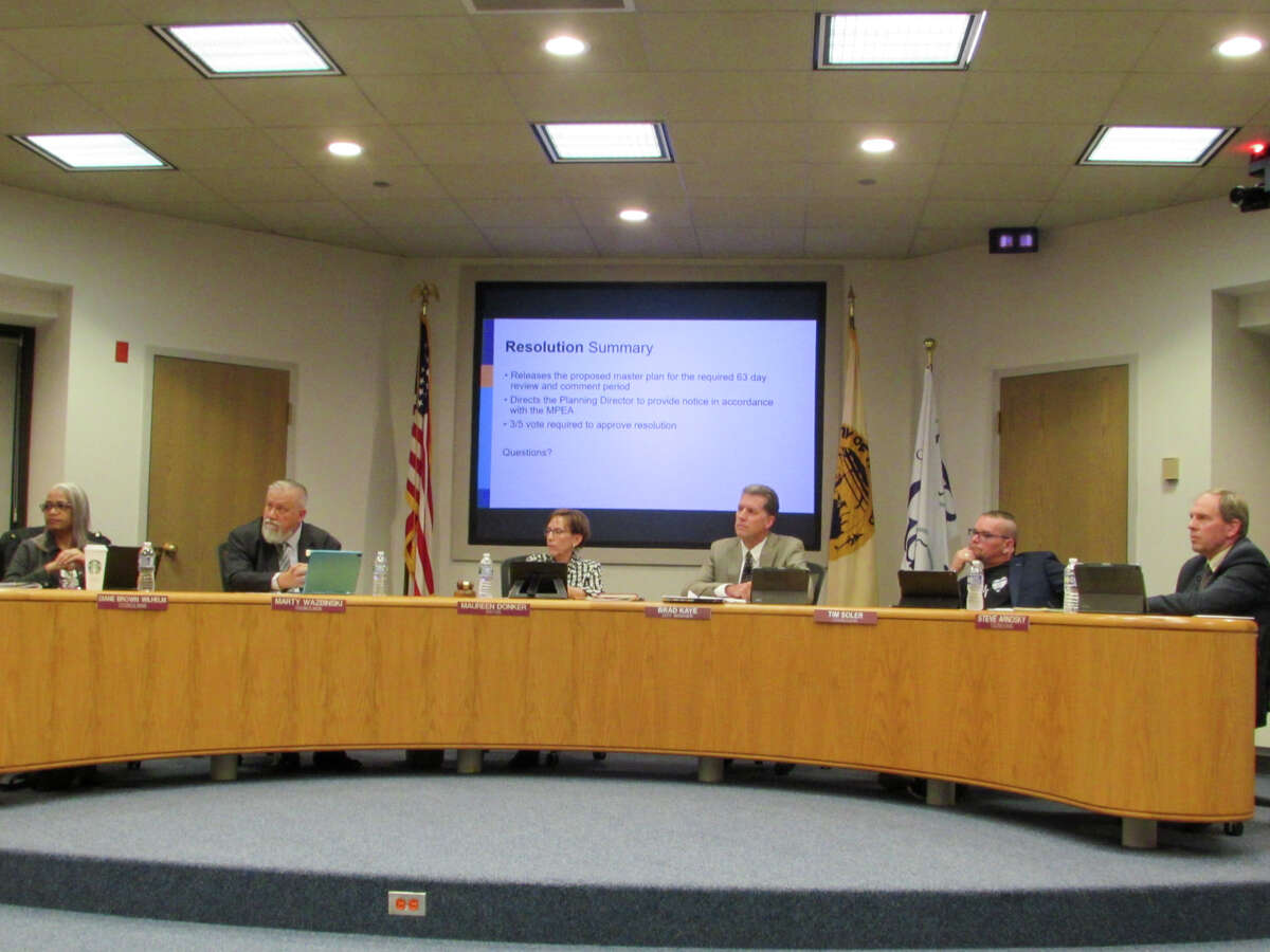 Pi's Chinese may lose its liquor license at show cause hearing