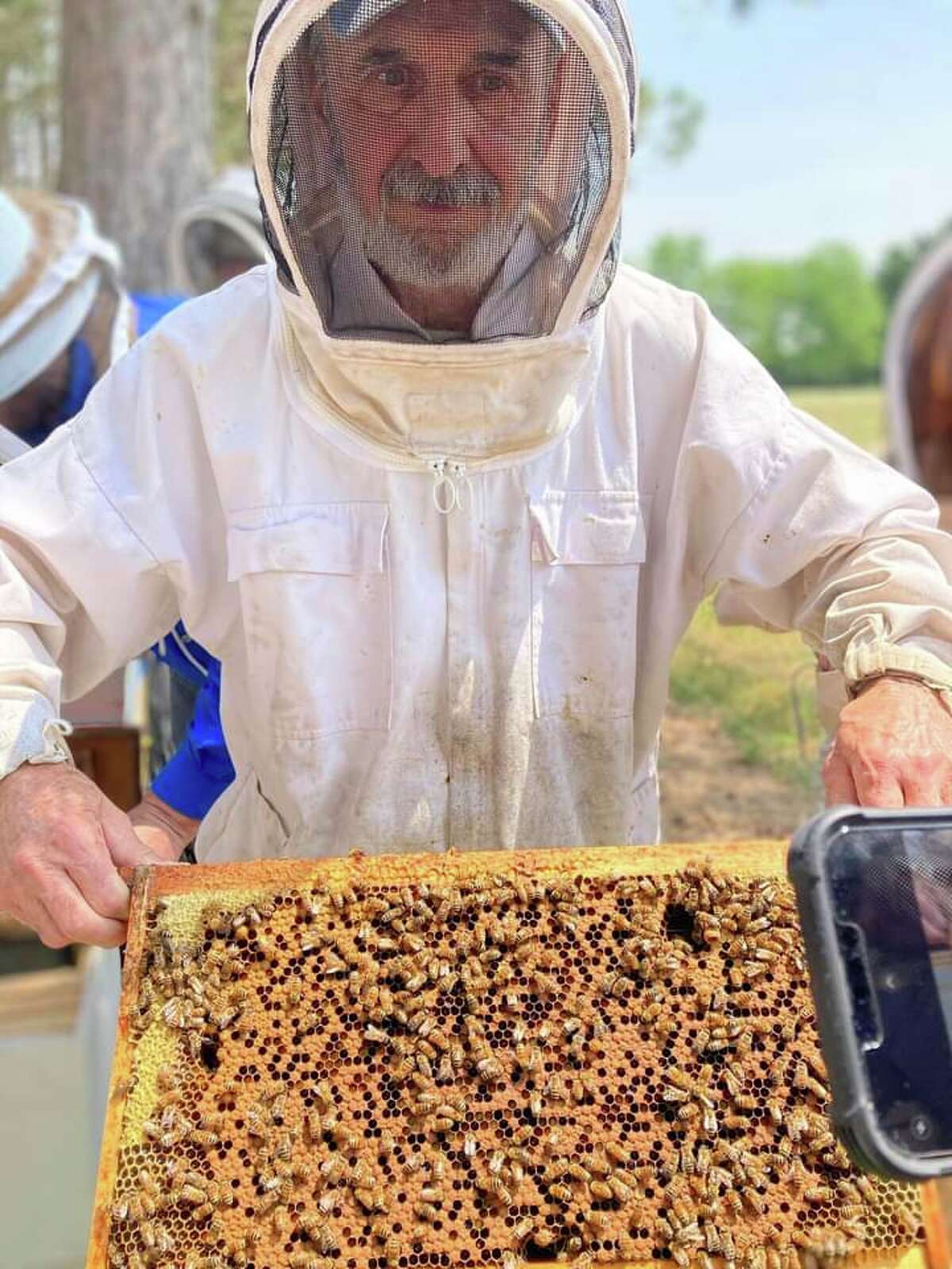 Scottville Beekeepers to host event Oct. 14