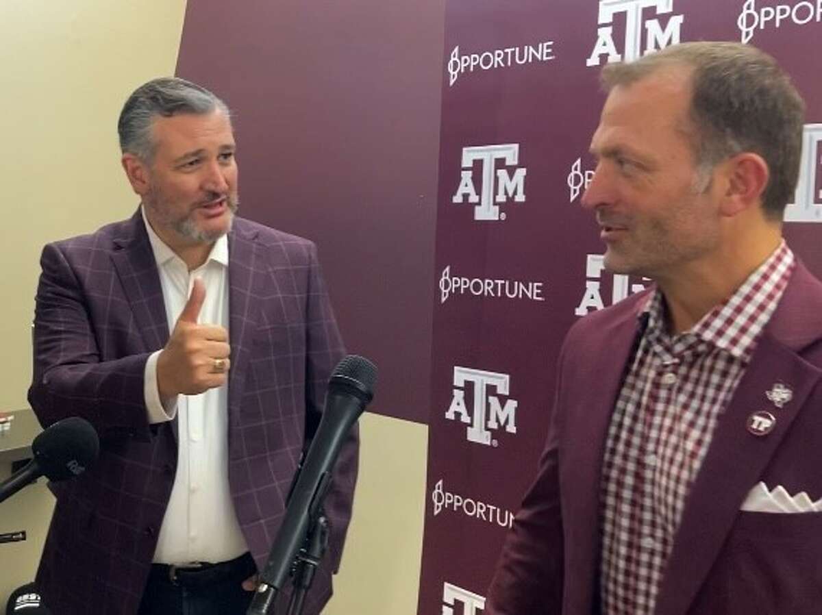 Yankees fans tell Texas Senator Ted Cruz where to go