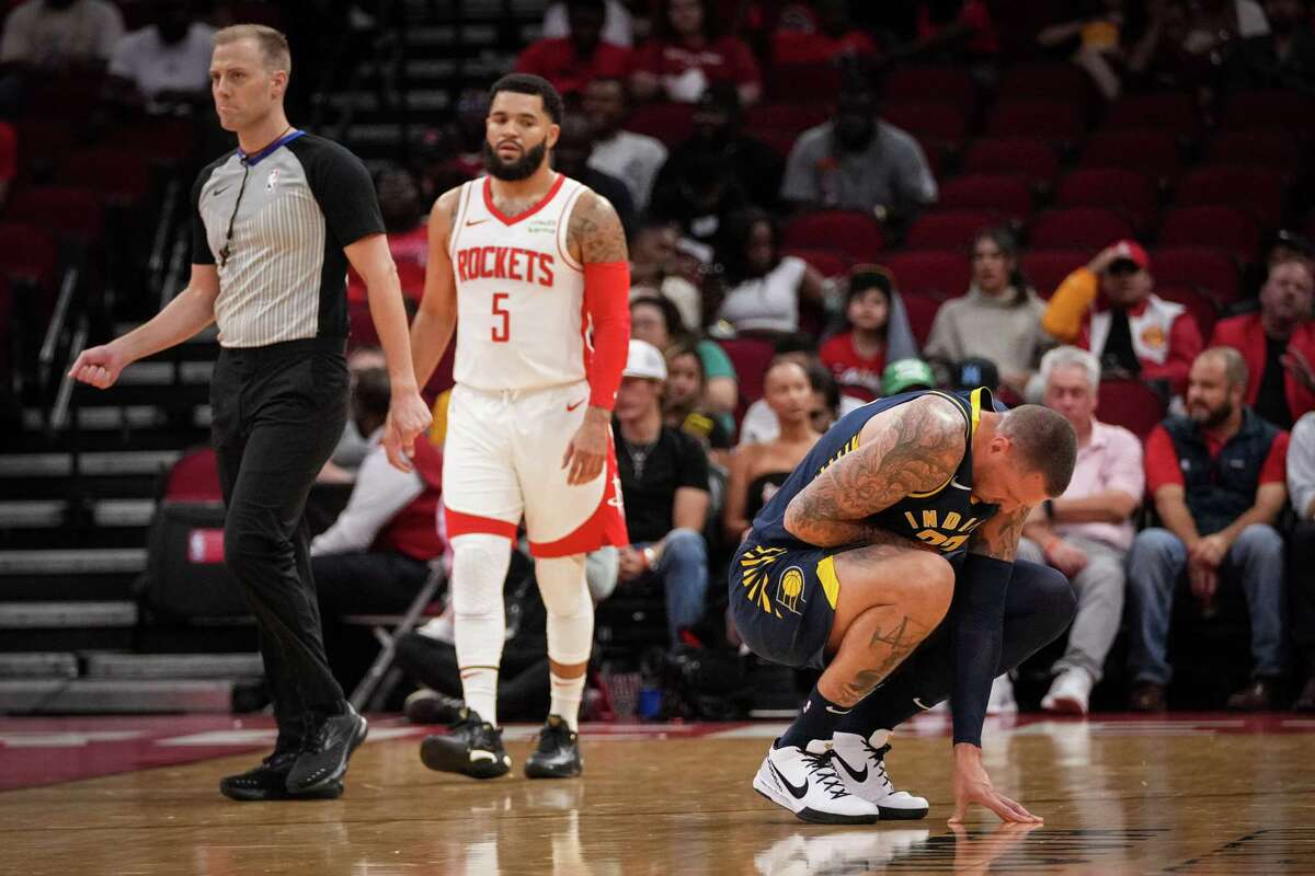 Houston Rockets: Dillon Brooks ejected minutes into preseason debut
