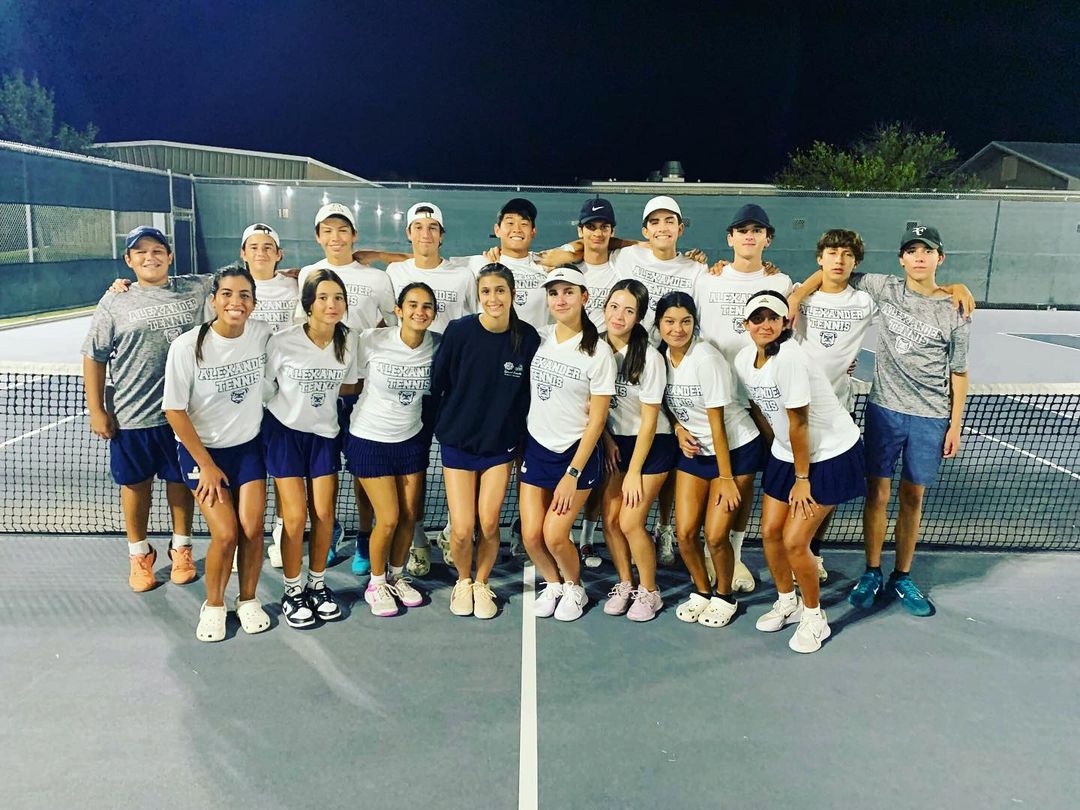 Laredo Alexander tennis team wins Area playoff match against Edinburg