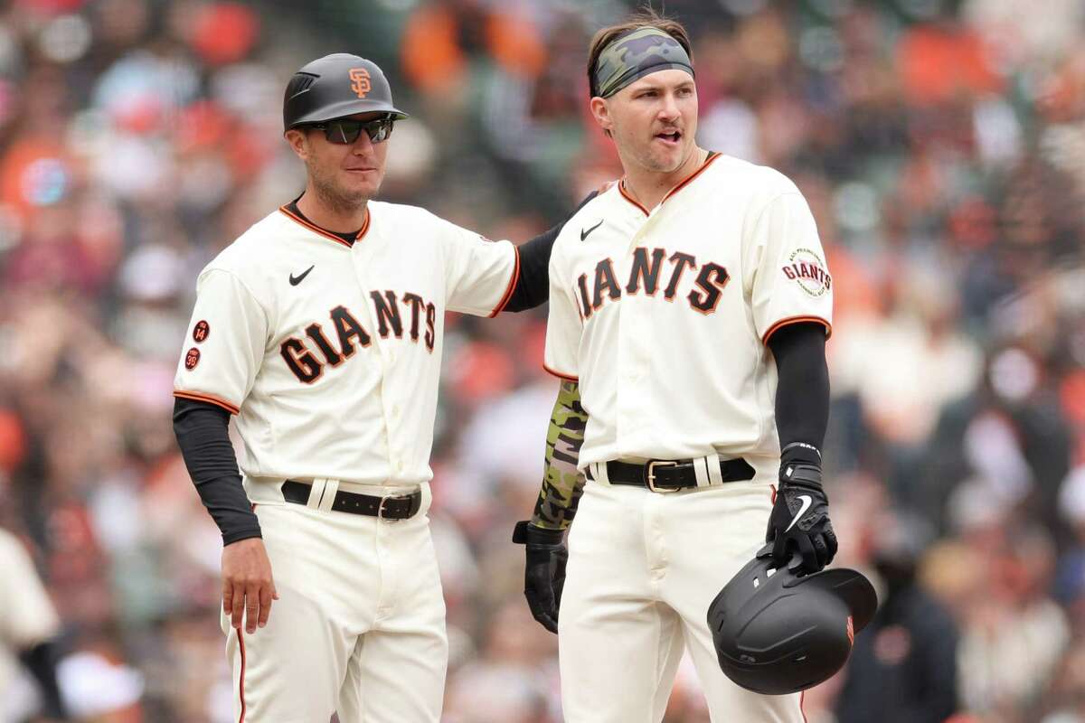 Giants third-base coach Mark Hallberg interviews for manager's job