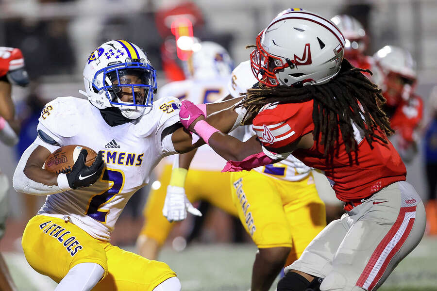 Minnesota Vikings cornerback C.J. Coldon Jr. (35) stands on the