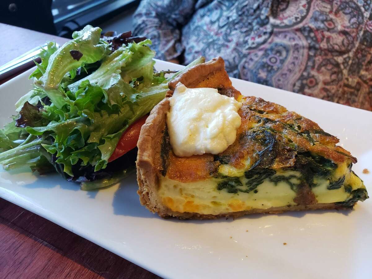 Quiche classique aux épinards et fromage de chèvre.