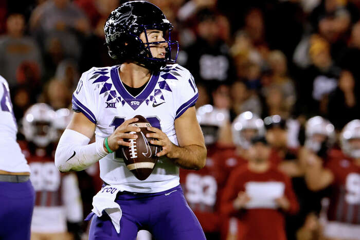 University of Houston to wear Oilers-like uniforms for Saturday's