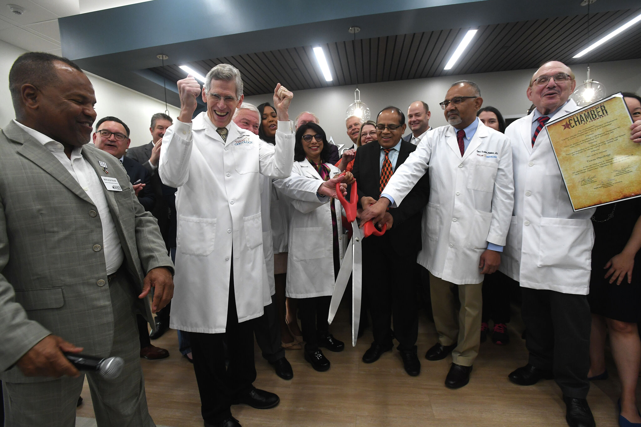 Texas Oncology celebrates opening of new Beaumont facility