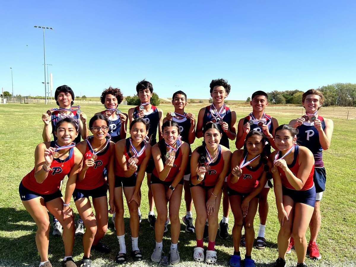 Plainview cross country medals at district meet, advances to regionals