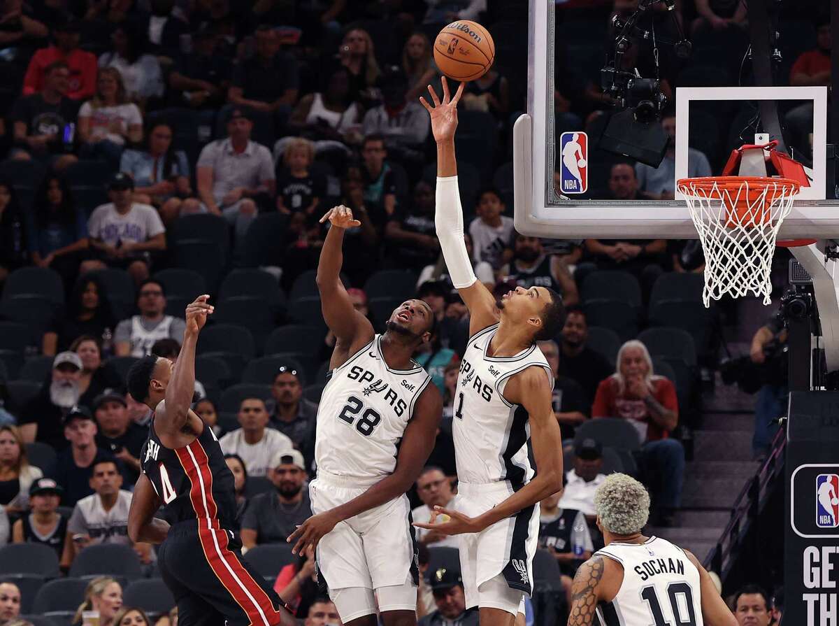 Wembanyama scores 23 in Spurs' 120-104 victory over Heat