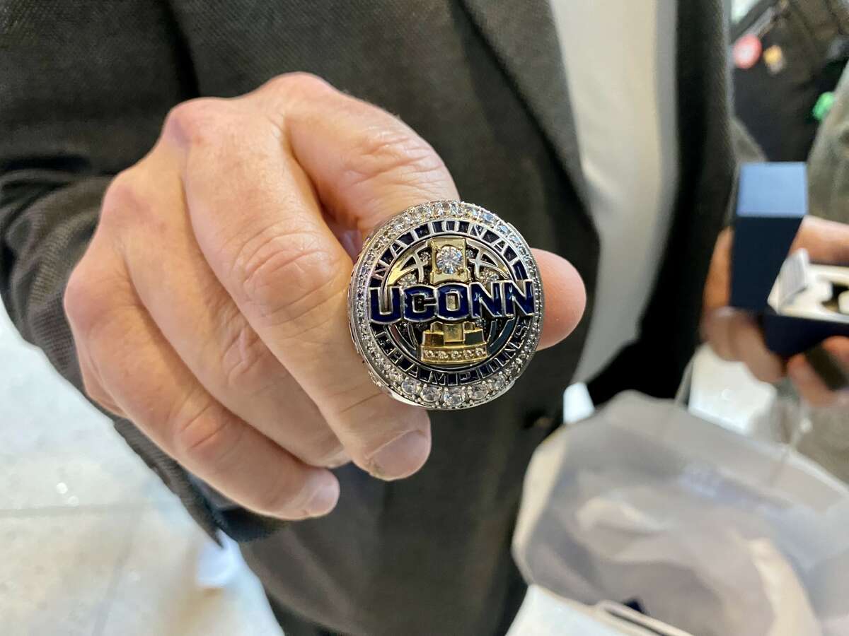 UConn men get championship rings, have fun at First Night