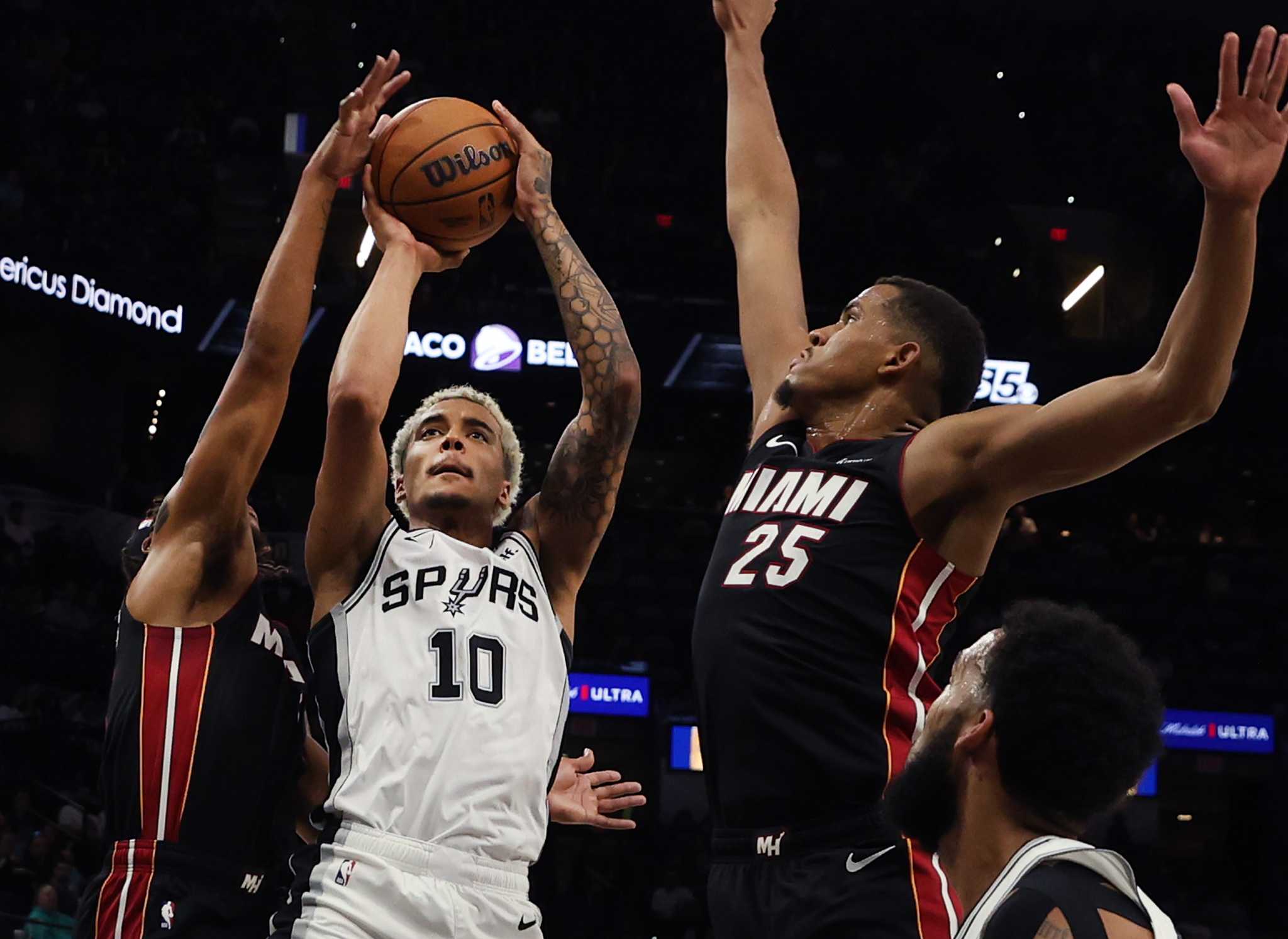 With new lineup, Spurs' reach could be endless