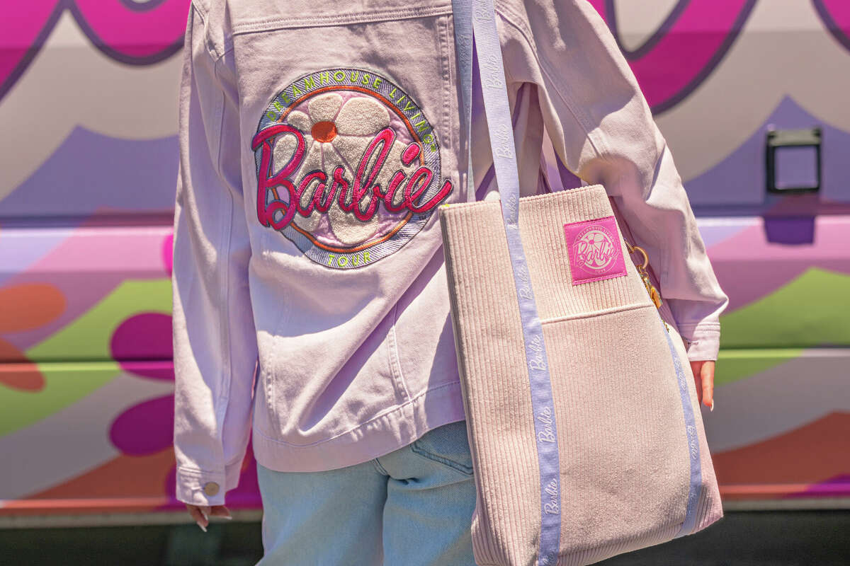 Barbie tumbler (Mexico Release) with a free Barbie Tote Bag