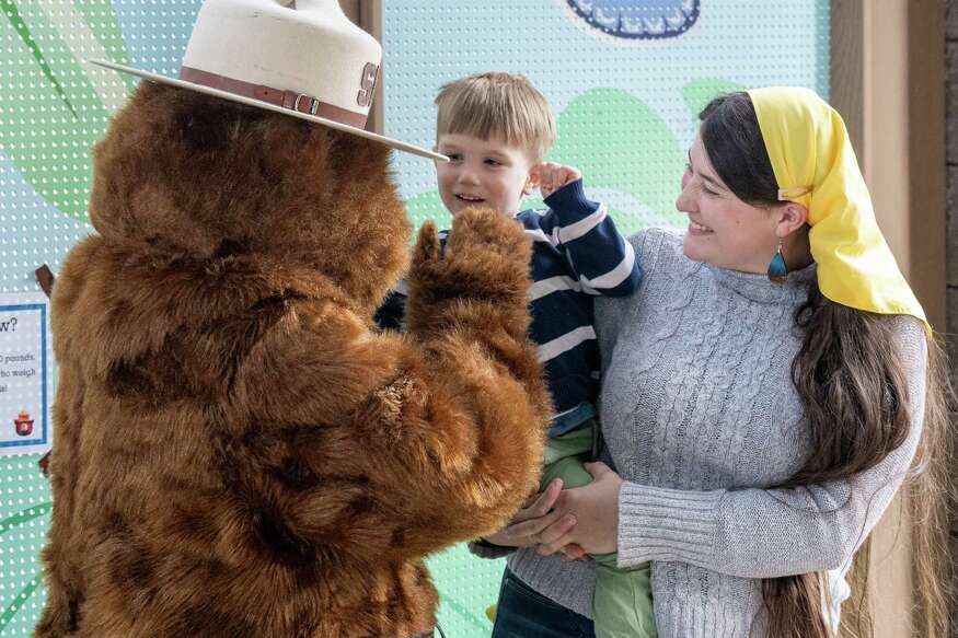 Franklin cop finds boy trying to sell teddy bear for food