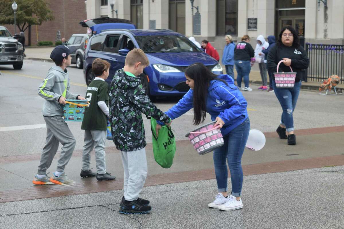 Illinois College parade