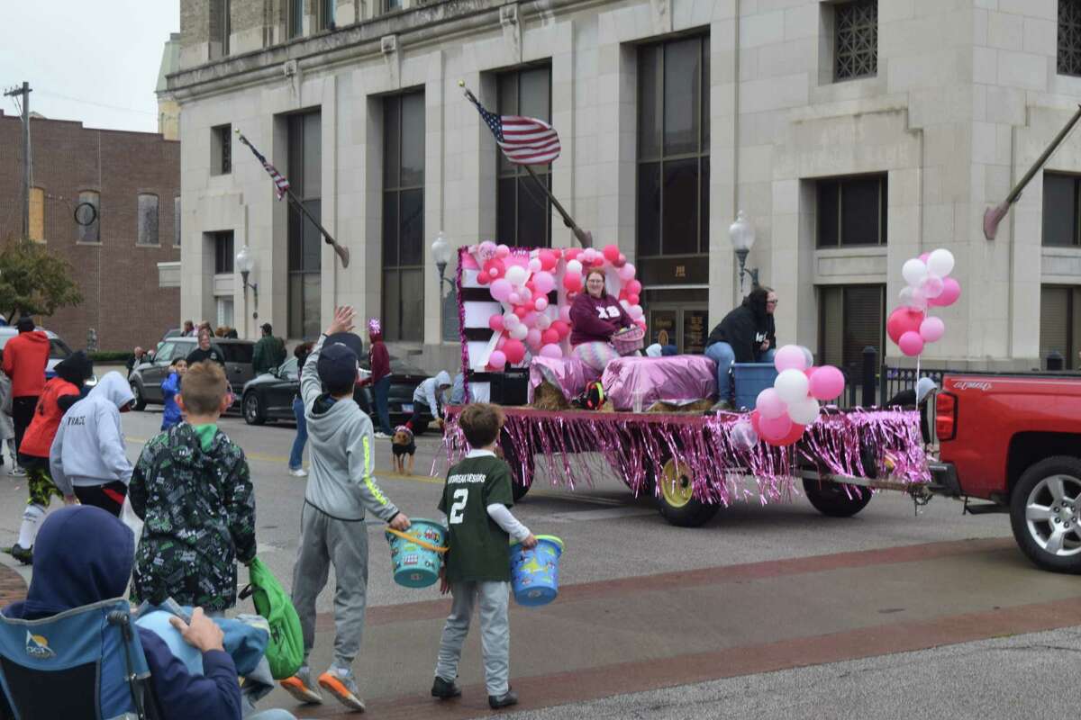 Illinois College parade