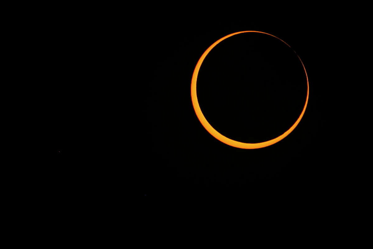 As eclipse 'ring of fire' appears, cheers around San Antonio