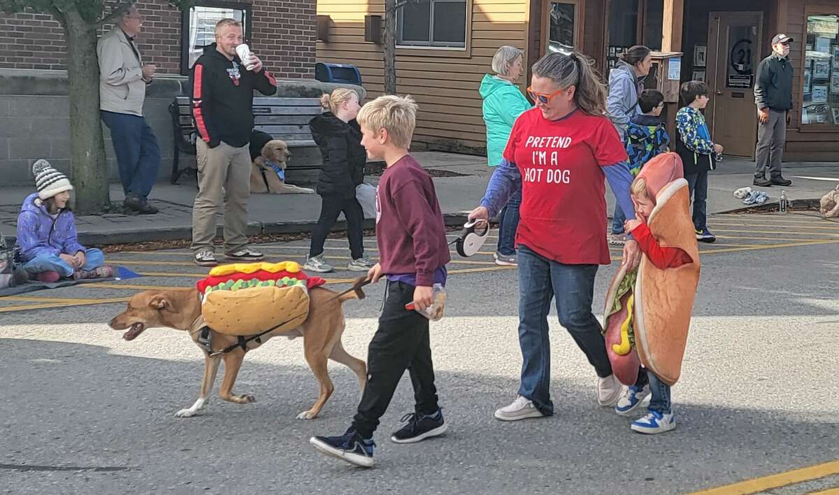 Frankfort fall festival features Scottville Clown Band, giant pumpkins