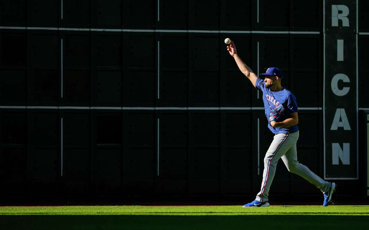 Hometown' Nathan Eovaldi Leads Texas Rangers into ALCS Game 2 at Houston  Astros - Sports Illustrated Texas Rangers News, Analysis and More