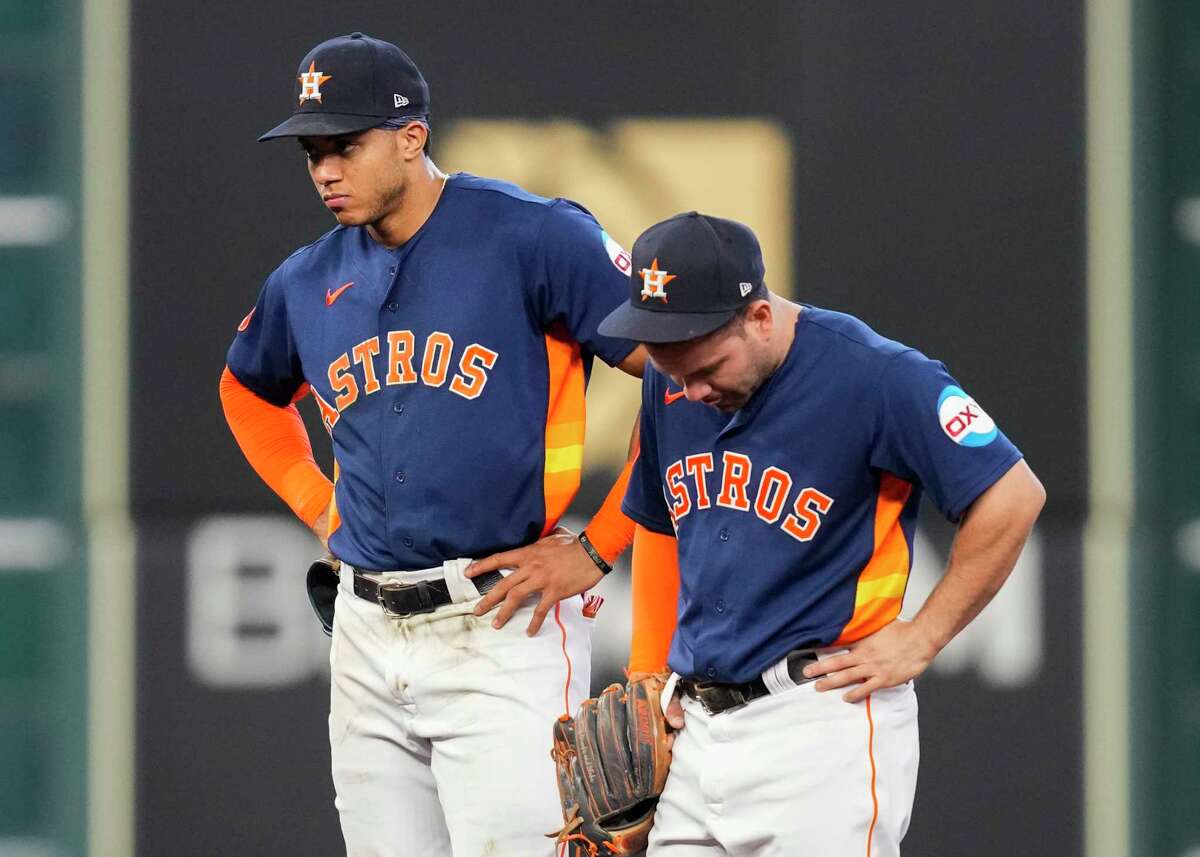 Astros vs. Rangers: Explaining unusual double play as Jose Altuve makes  baserunning mistake in ALCS Game 1 