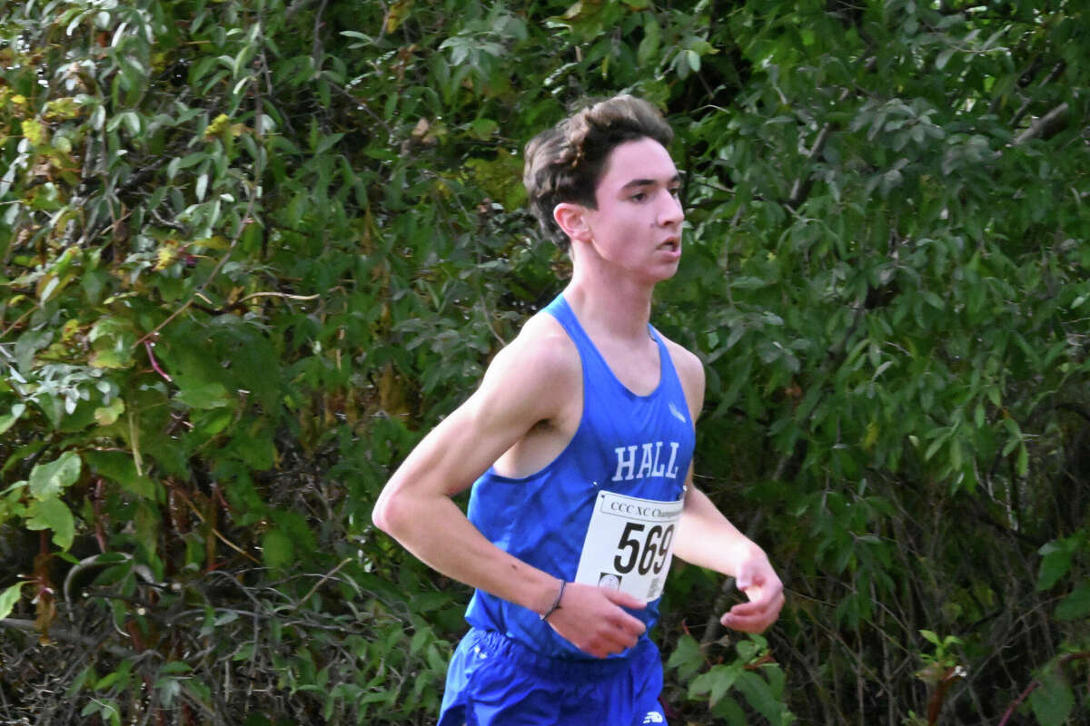 E.O. Smith boys, Glastonbury girls win CCC cross country championships