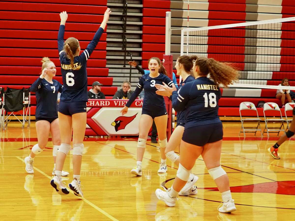 Manistee volleyball defeats Muskegon Orchard View