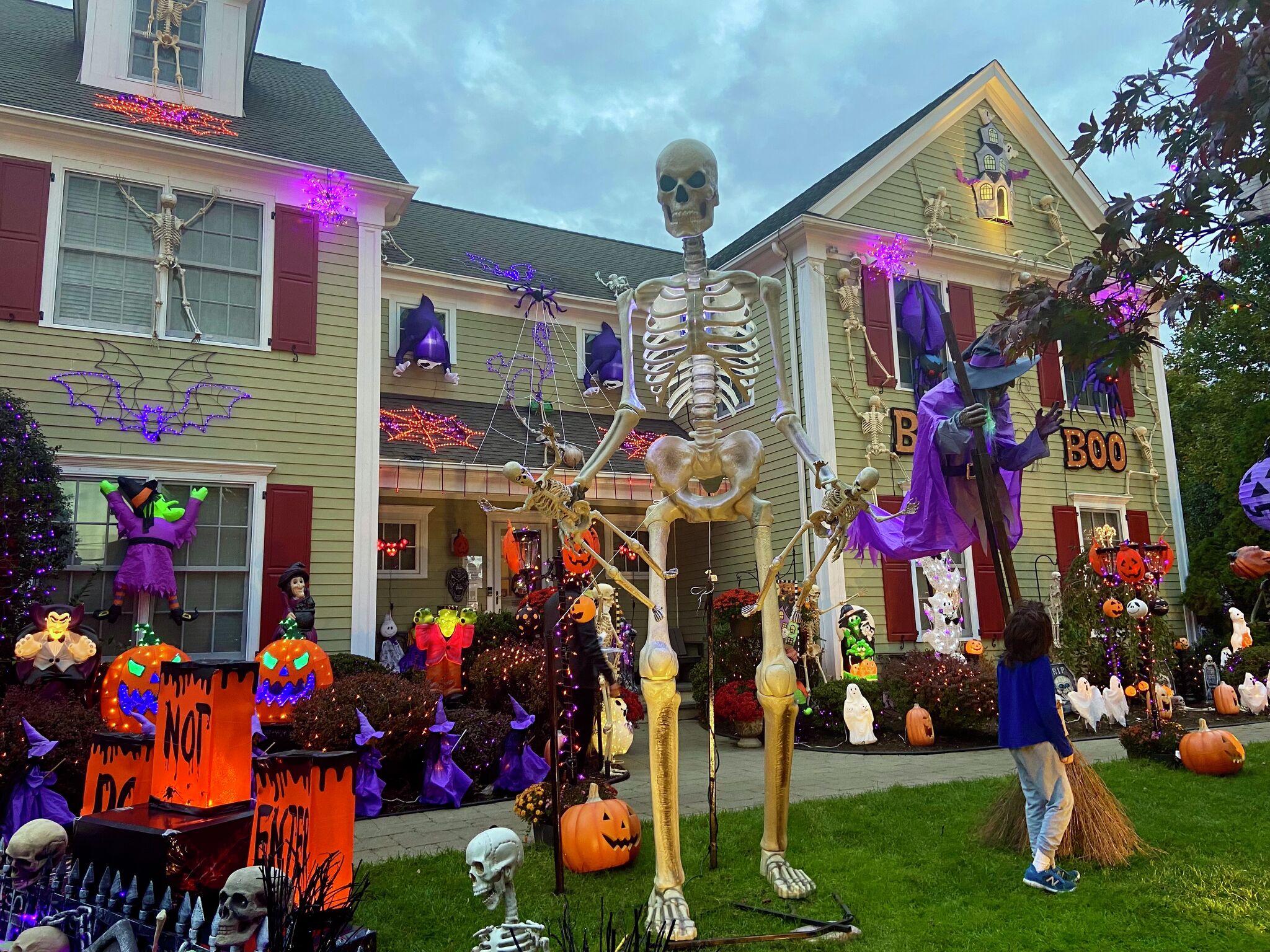 These Houses have the Best Halloween Decorations in Syracuse