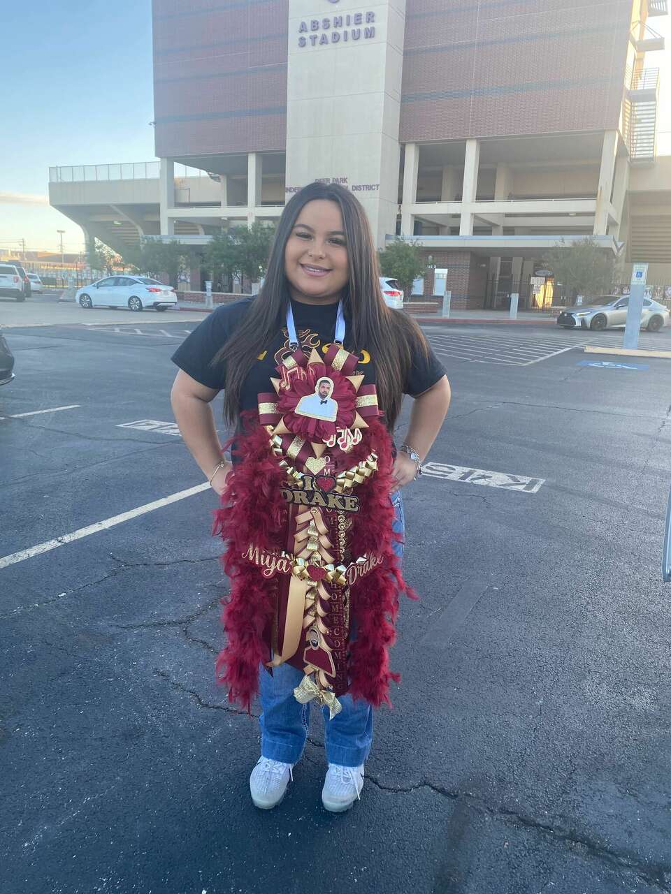 Drake invited to Houston teen's 'Sweet 16' via billboard