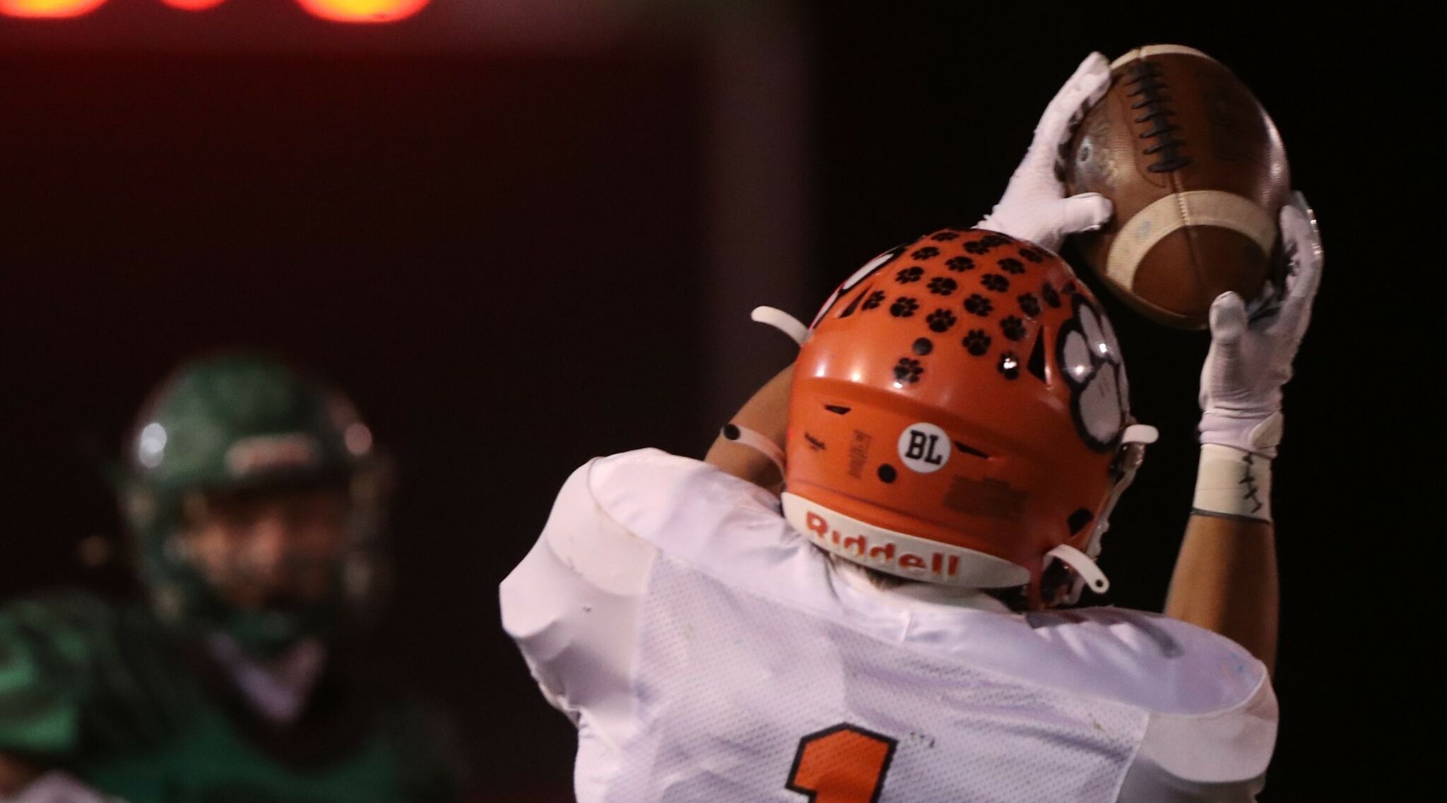 AP FOOTBALL POLL GreenfieldNW moves up