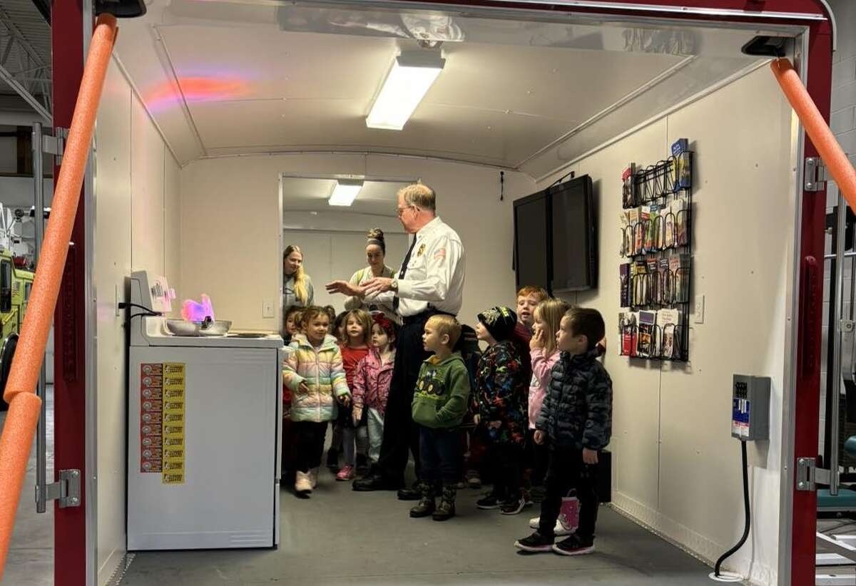 Frankfort Fire Department teaches students fire prevention tips