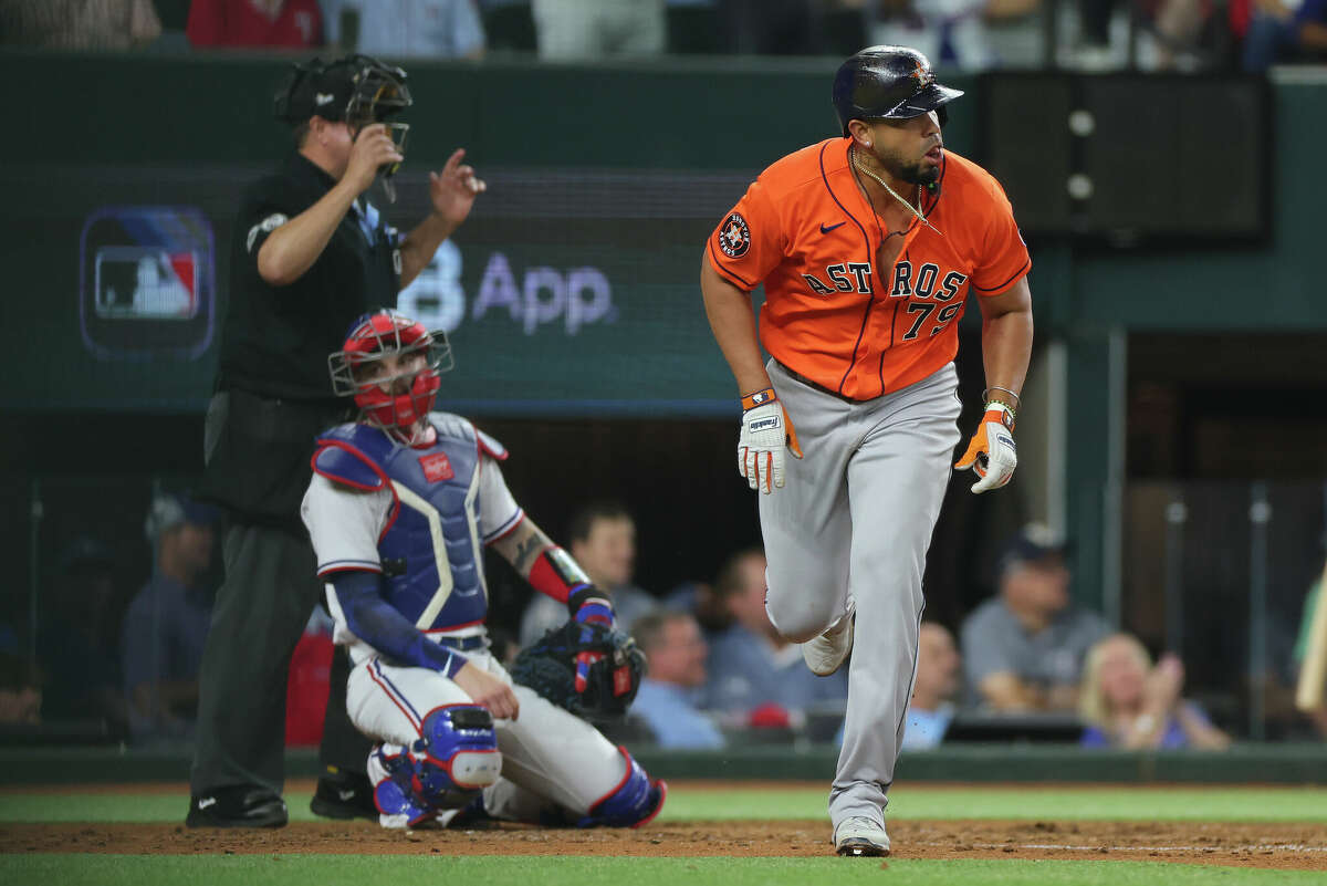 MLB fans celebrate Jose Abreu's go-ahead homer as Astros slugger