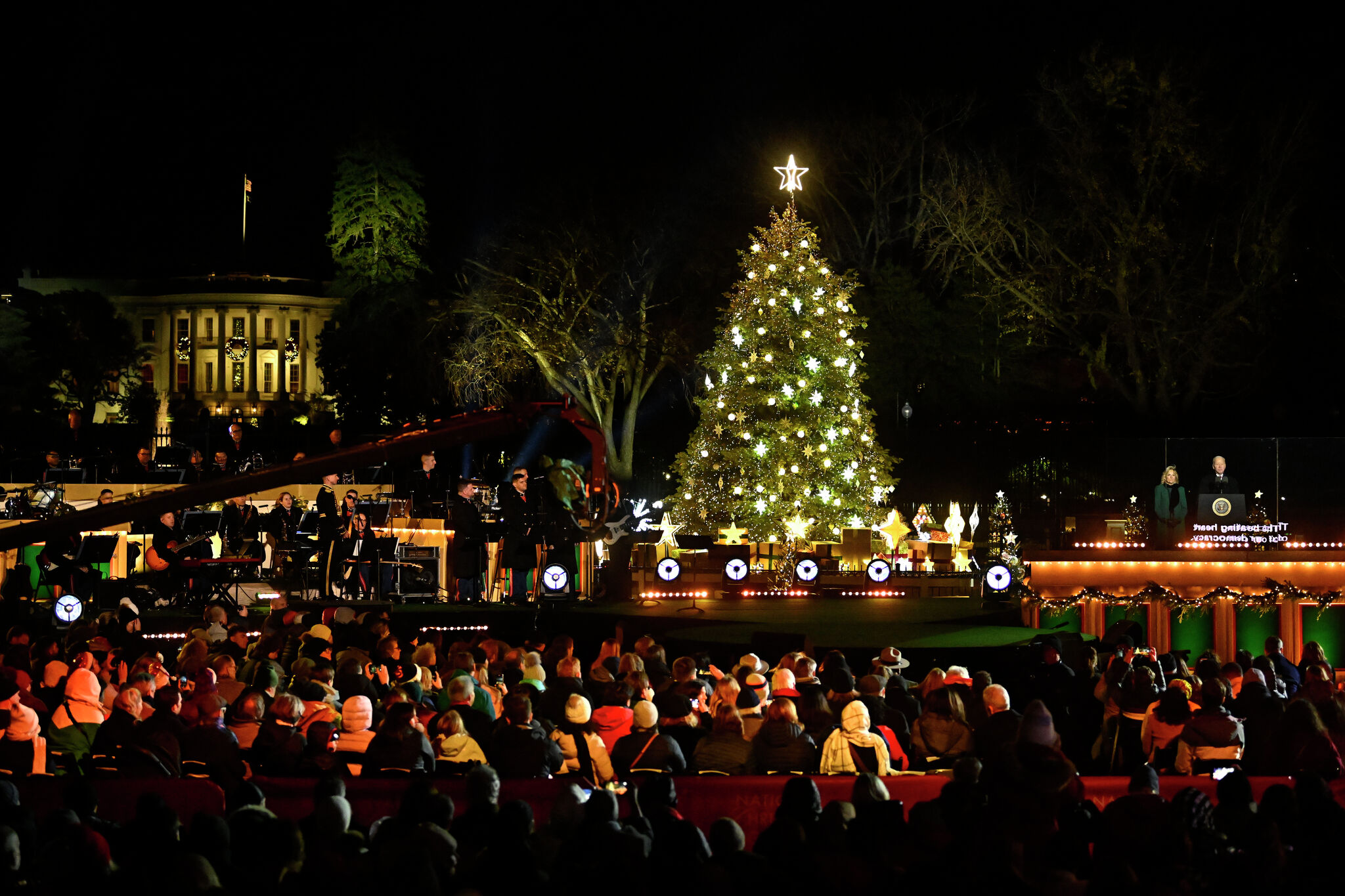 Christmas In Sonoma  Snowman & Christmas Tree Lighting