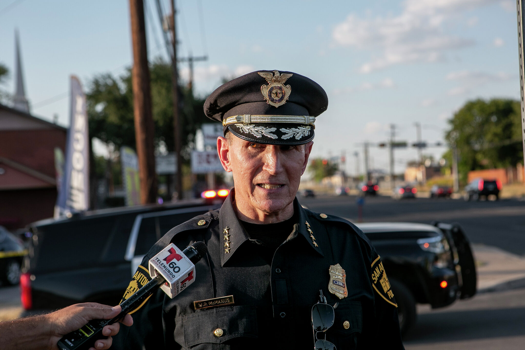 Civilian aids injured San Antonio police officer during shooting