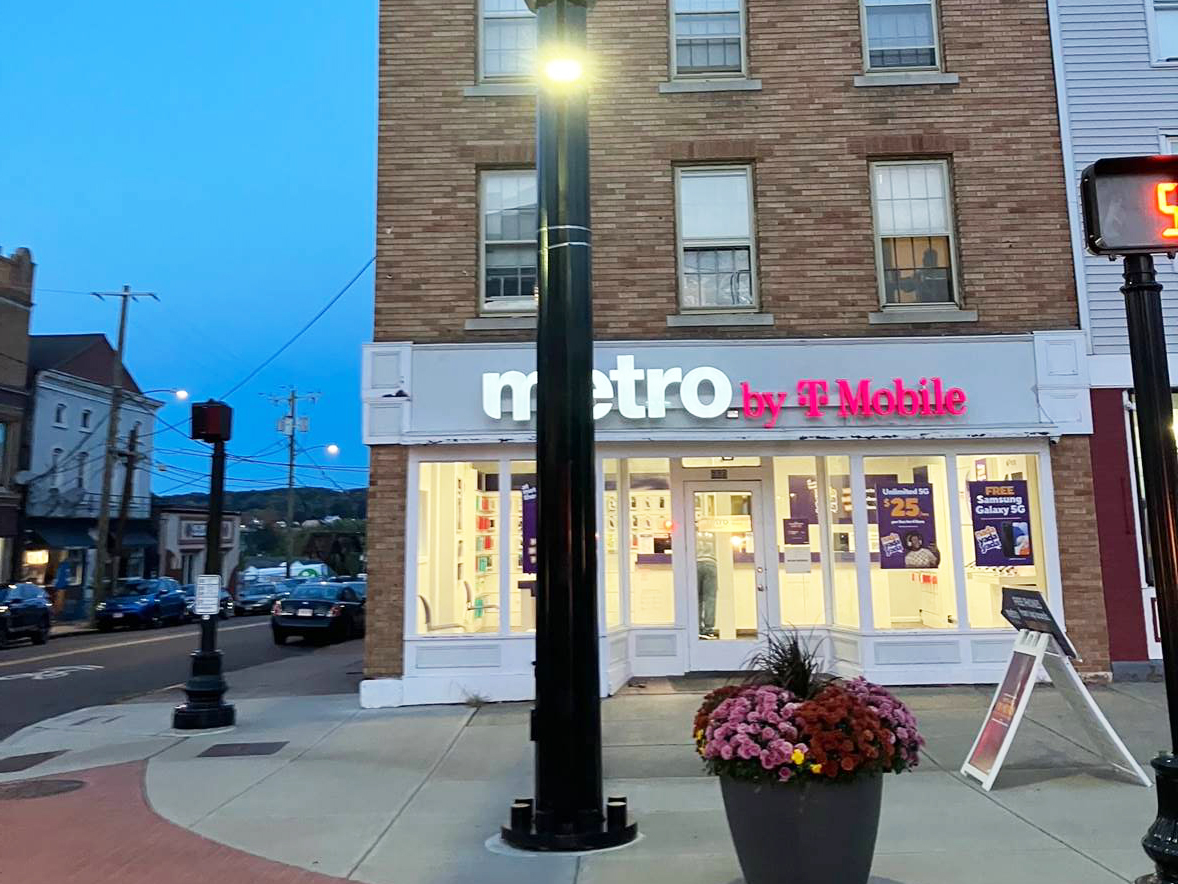 New Middletown lights aim to lessen walkerrelated auto crashes