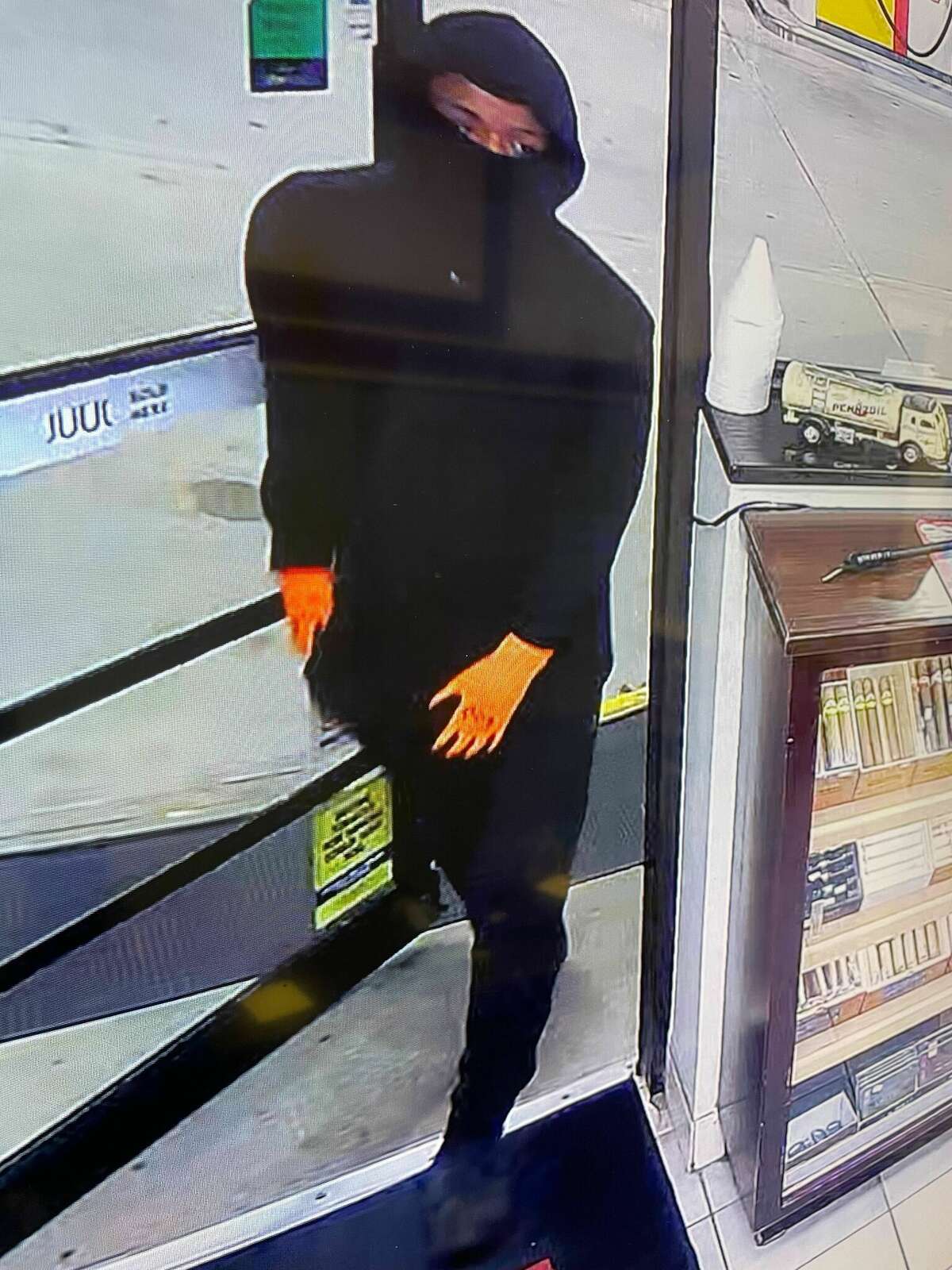 Trumbull police seek help identifying gas station robbery suspects