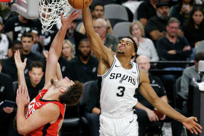 Rockets rally to top Spurs, who sat Wembanyama San Diego News