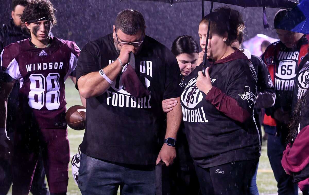 Windsor football commemorates Elijah Mariano Rivera in return to field