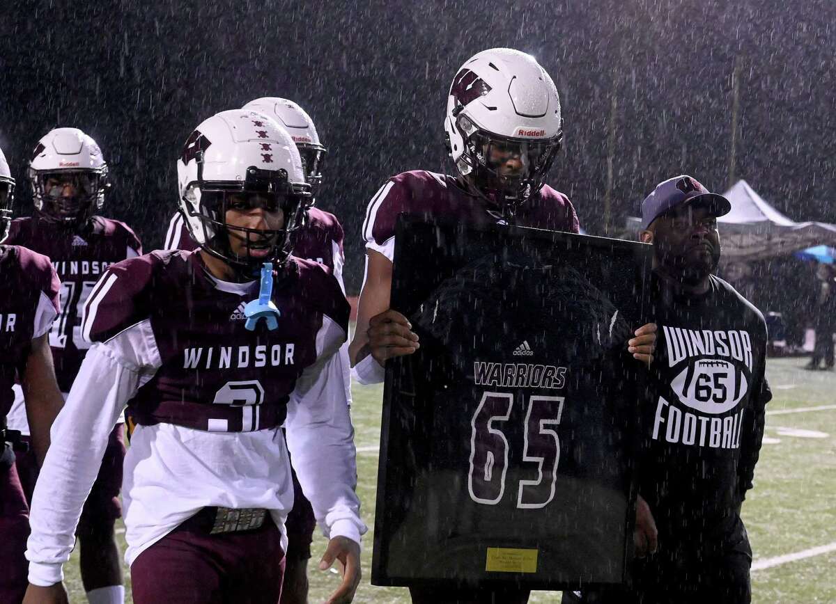 Windsor football commemorates Elijah Mariano Rivera in return to field