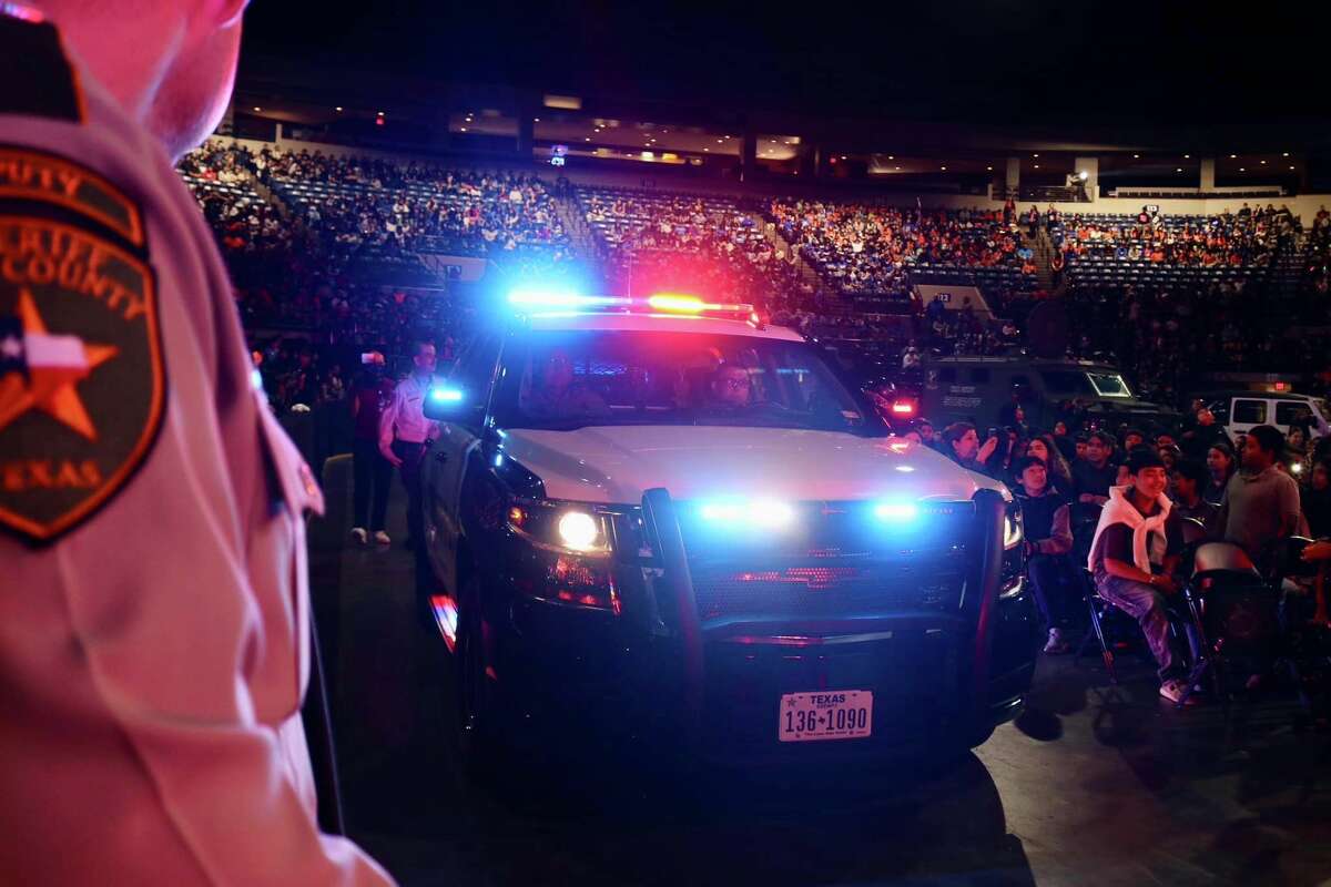 Laredo Kids Pledge To 'say No To Drugs' At Sames Auto Arena Event