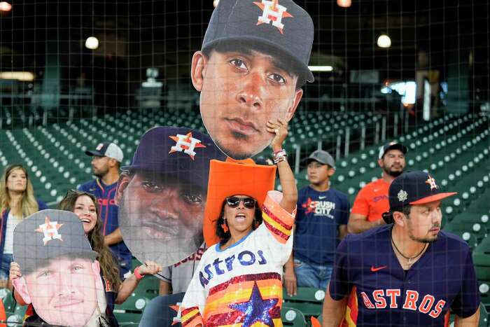 Houston Astros: Mauricio Dubón odd man out in center field