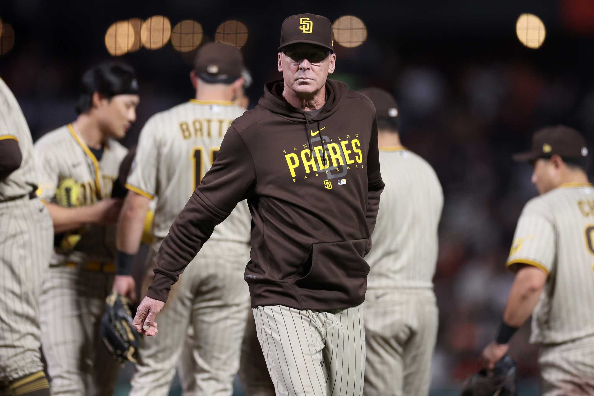 Padres hire Matt Williams as third-base coach