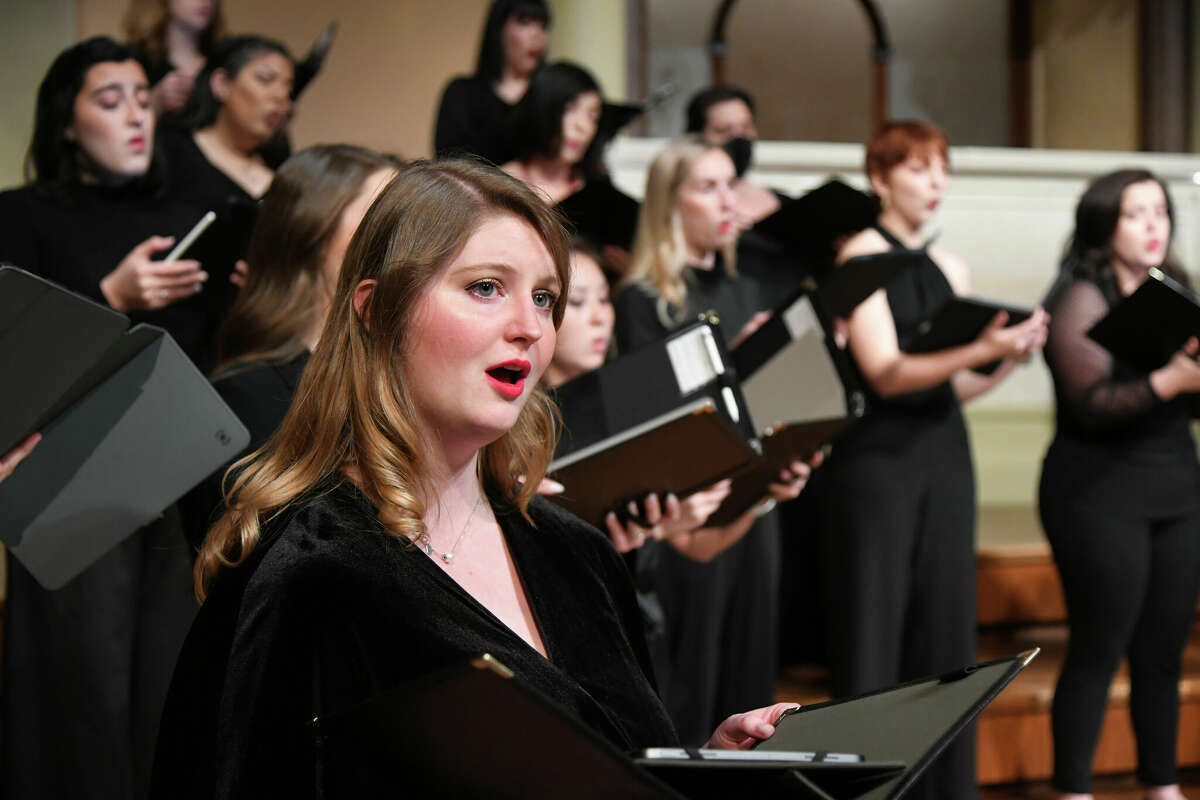 Emily Wolfe performs with the Houston Chamber Choir.