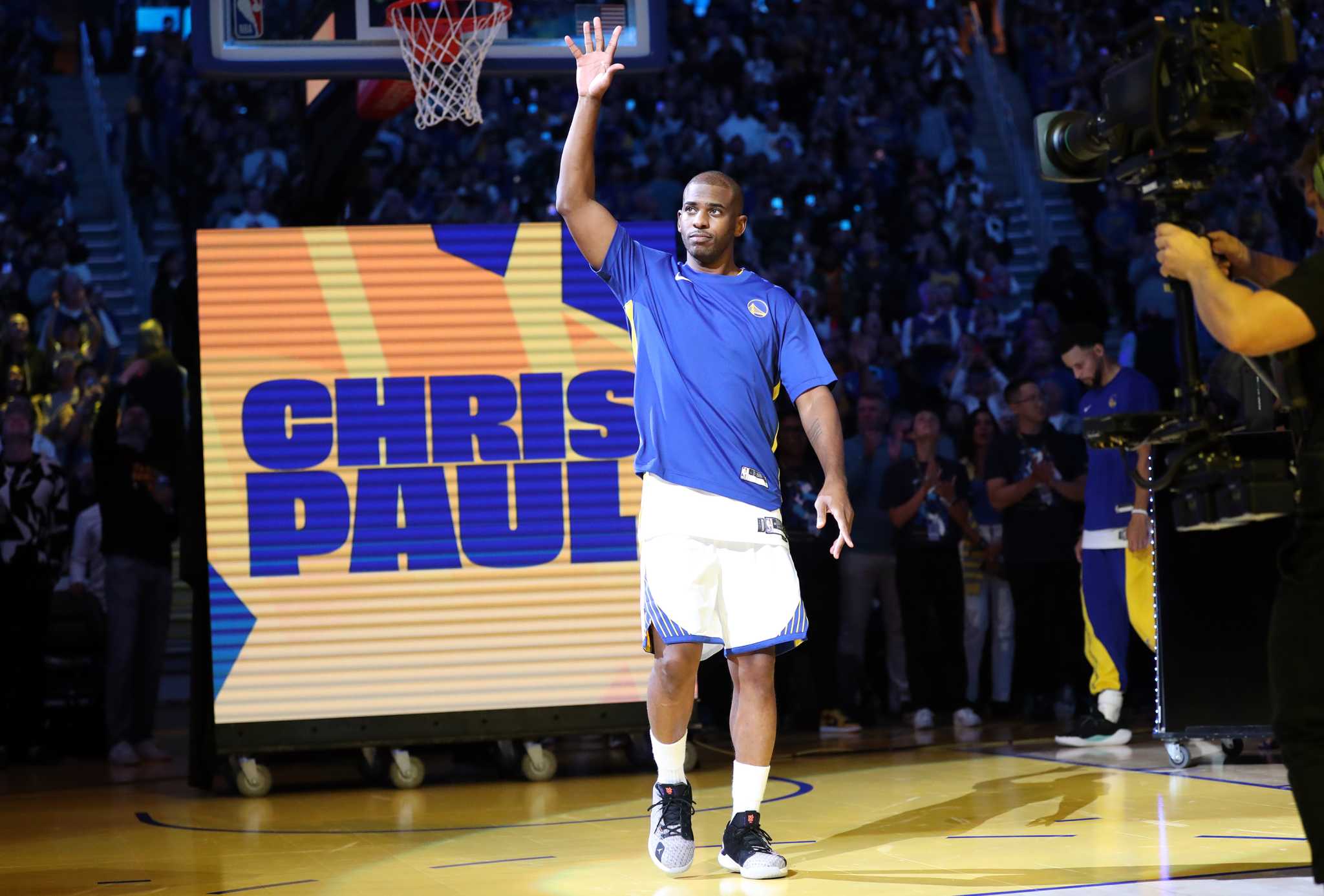 Warriors' Chris Paul struggles with his shot, but his presence is felt
