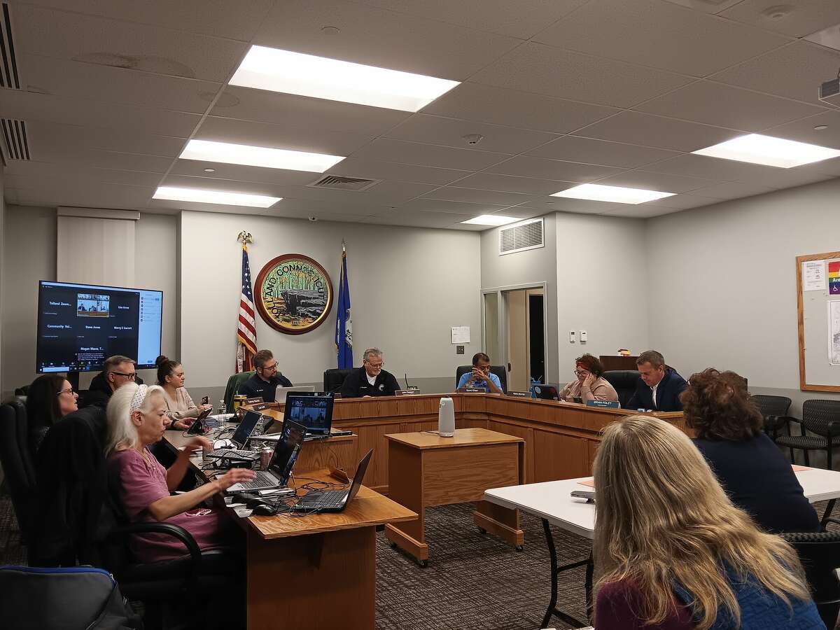 Tolland opts for compromise in adult business license appeal change