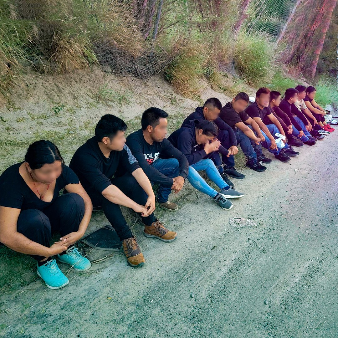 Laredo Sector USBP agents interdicted smuggling attempt of 11 migrants