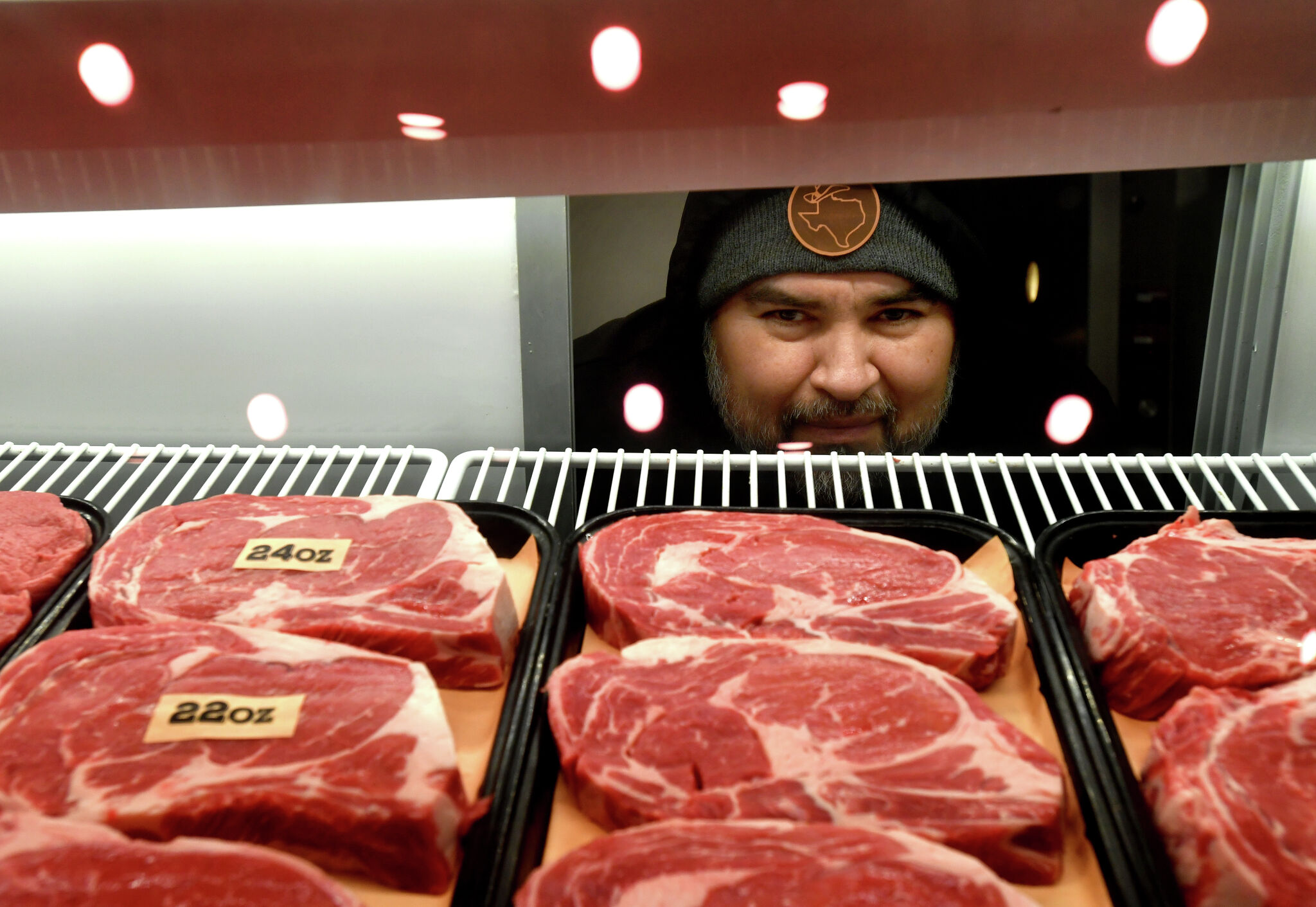 Beaumont meatcutter wins Texas Roadhouse challenge