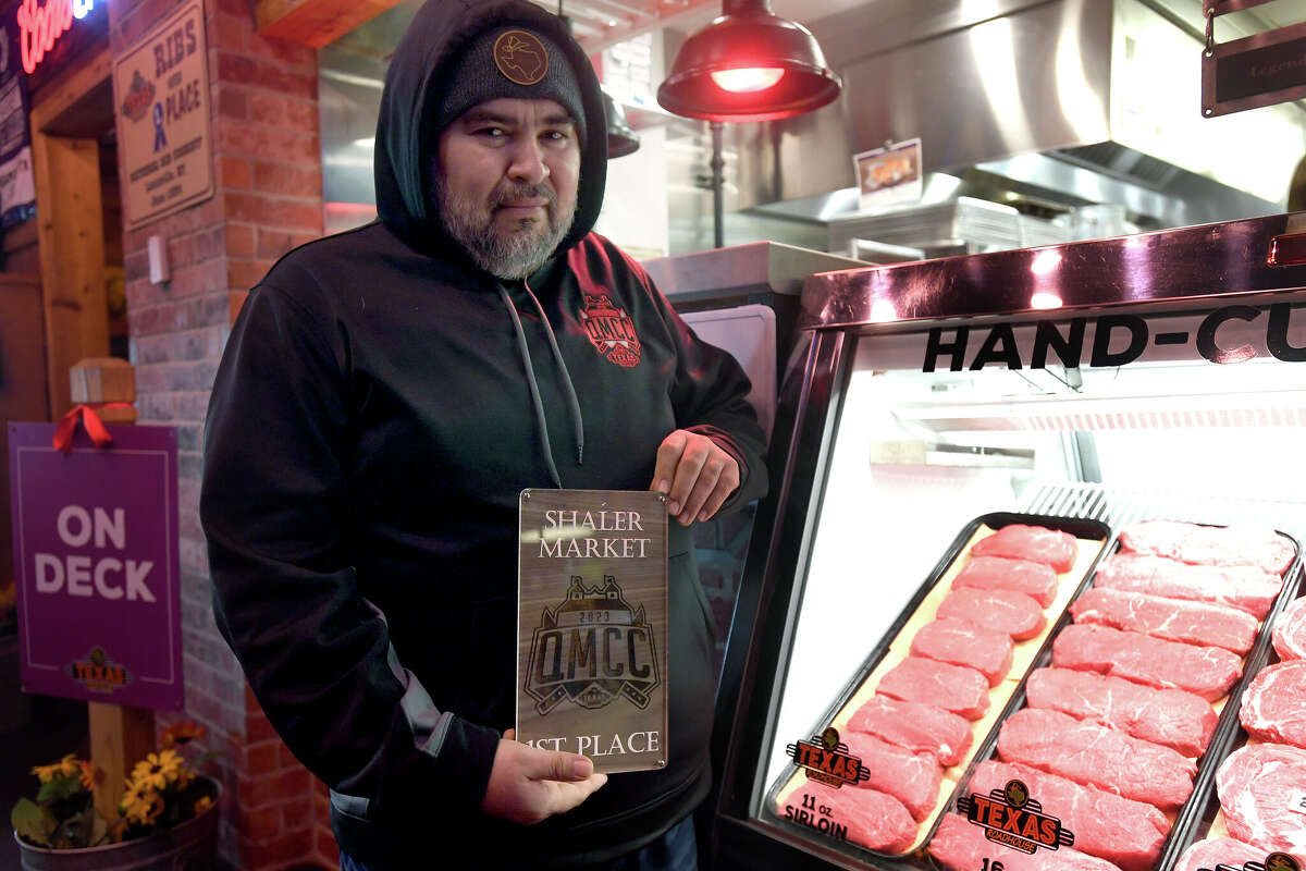 Beaumont meatcutter wins Texas Roadhouse challenge