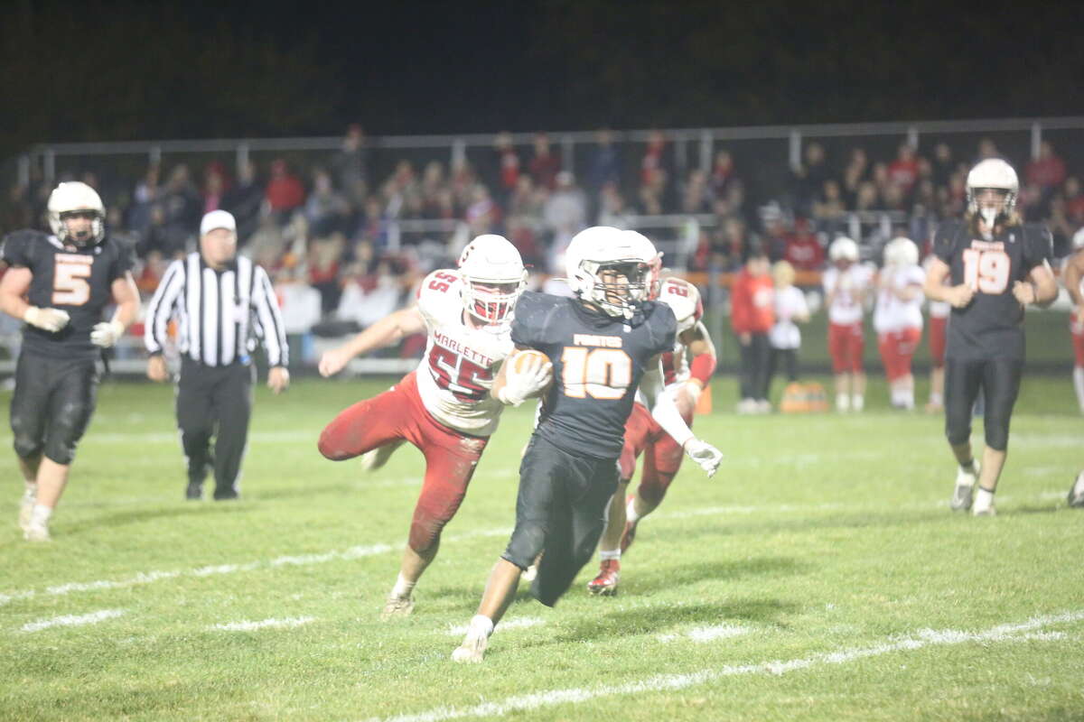 Deckerville football players lead Week 10's Upper Thumb standouts