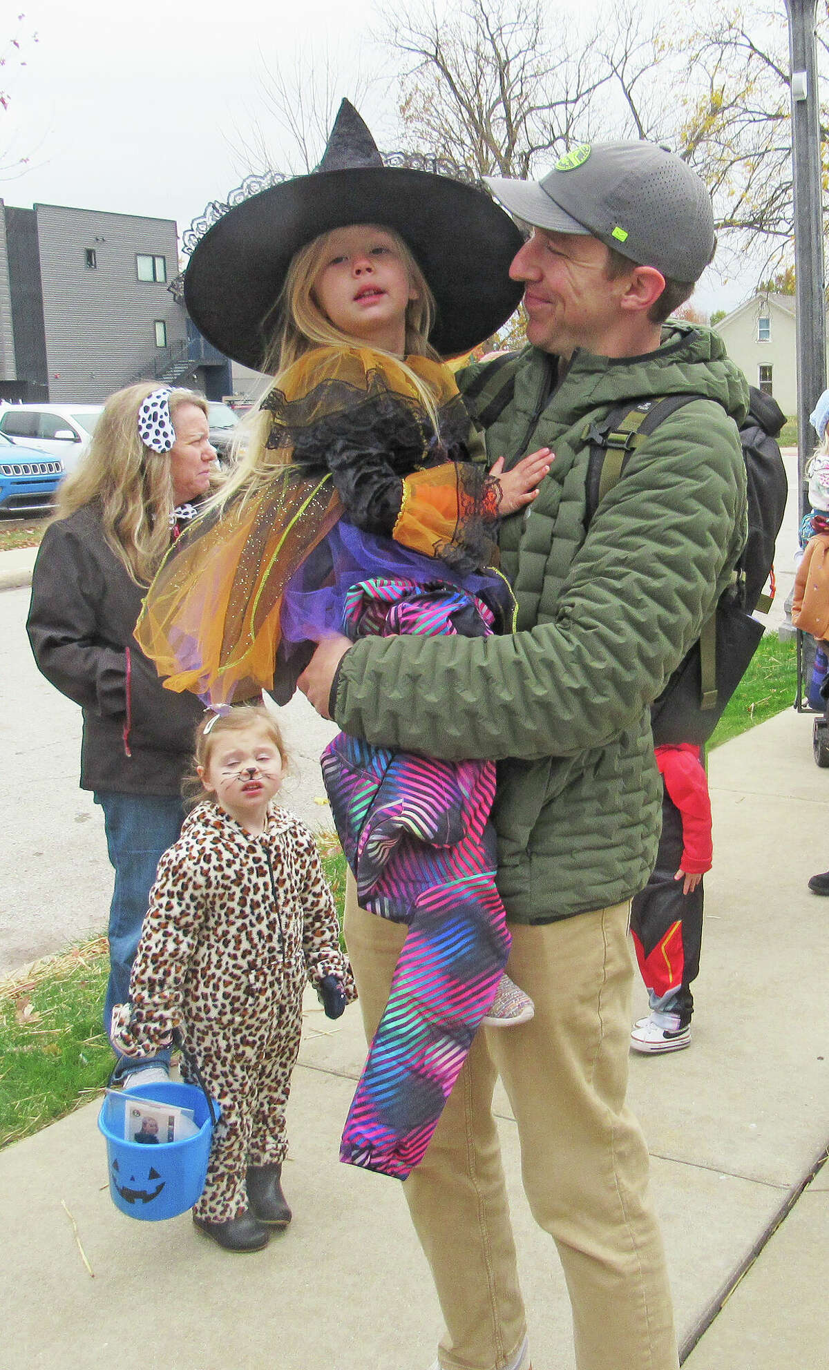 Halloween party provides spooky fun for kids in Edwardsville