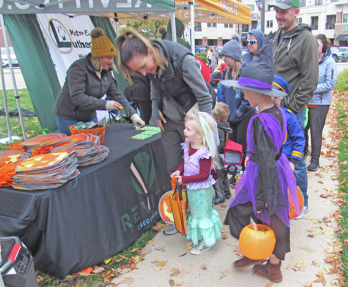 Halloween party provides spooky fun for kids in Edwardsville