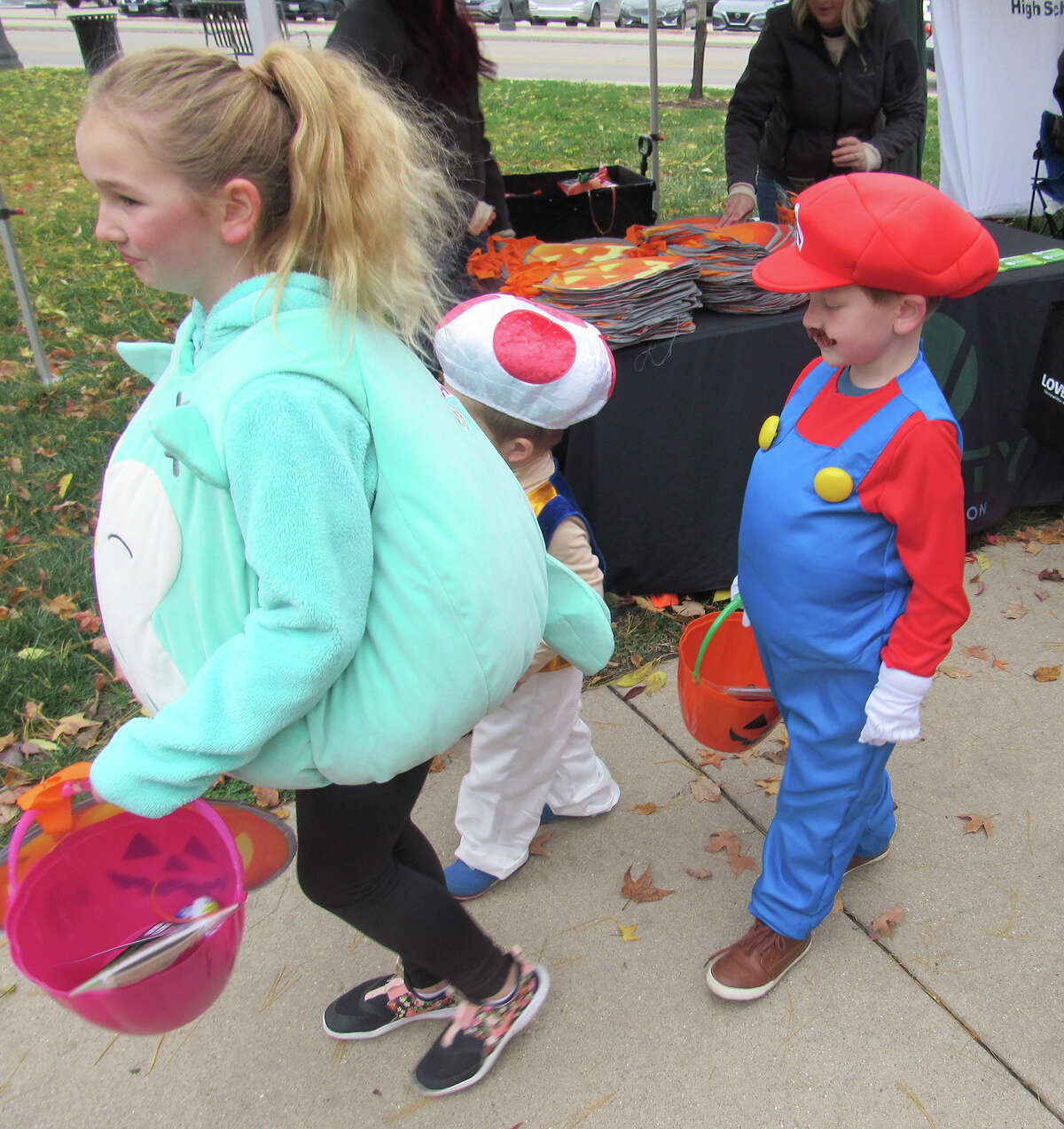 Halloween party provides spooky fun for kids in Edwardsville