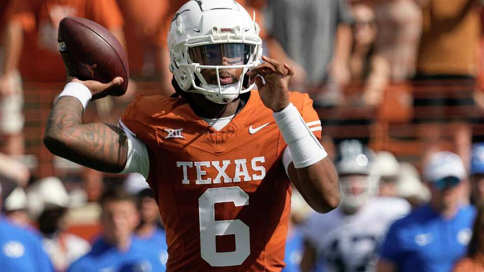 Texas quarterback Maalik Murphy (6) looks to throw against BYU during the first half of an NCAA college football game in Austin, Texas, Saturday, Oct. 28, 2023. (AP Photo/Eric Gay)